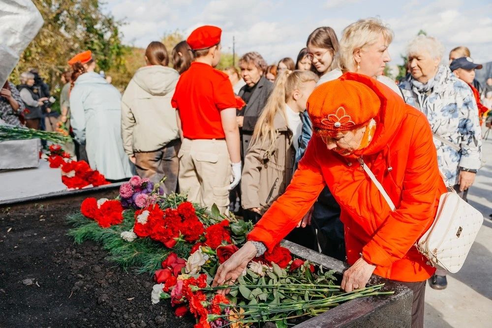 В поселке Первомайском Коркинского округа открыли обновленный мемориал «Никто не забыт, ничто не забыто» В поселке Первомайском Коркинского округа открыли обновленный мемориал «Никто не забыт, ничто не забыто»