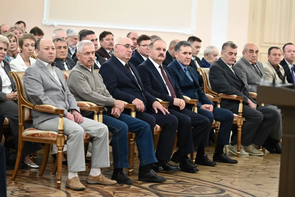 Алексей Текслер вручил государственные и областные награды Алексей Текслер вручил государственные и областные награды