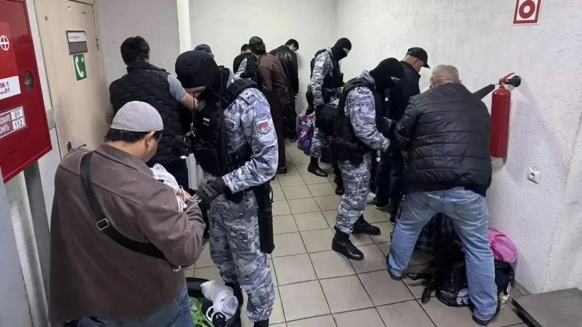 Почти 1,5 тысячи мигрантов выдворили из Челябинской области Почти 1,5 тысячи мигрантов выдворили из Челябинской области