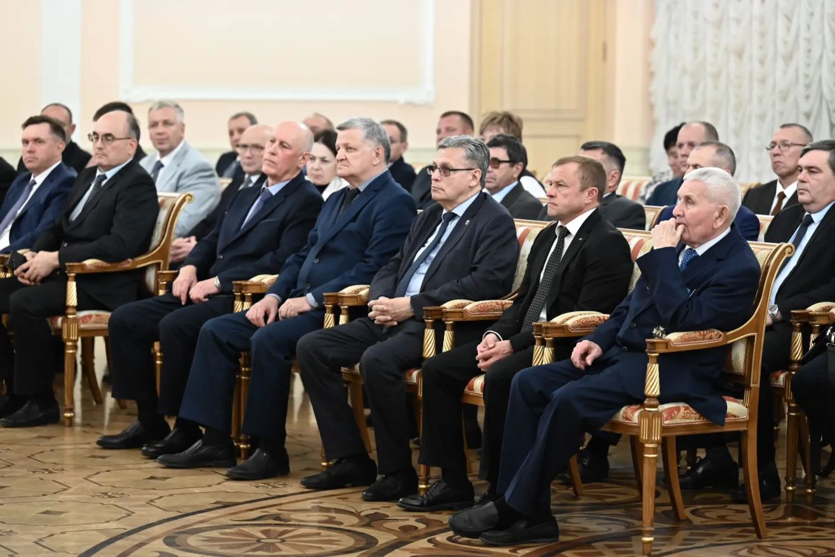 Алексей Текслер вручил государственные и областные награды Алексей Текслер вручил государственные и областные награды