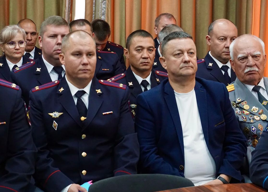 Начальник ГУ МВД области Сергей Космачев назначил нового руководителя магнитогорского УМВД Начальник ГУ МВД области Сергей Космачев назначил нового руководителя магнитогорского УМВД