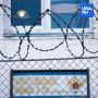 Закидал судью бетонными шариками пожизненно осужденный суровый челябинский зек