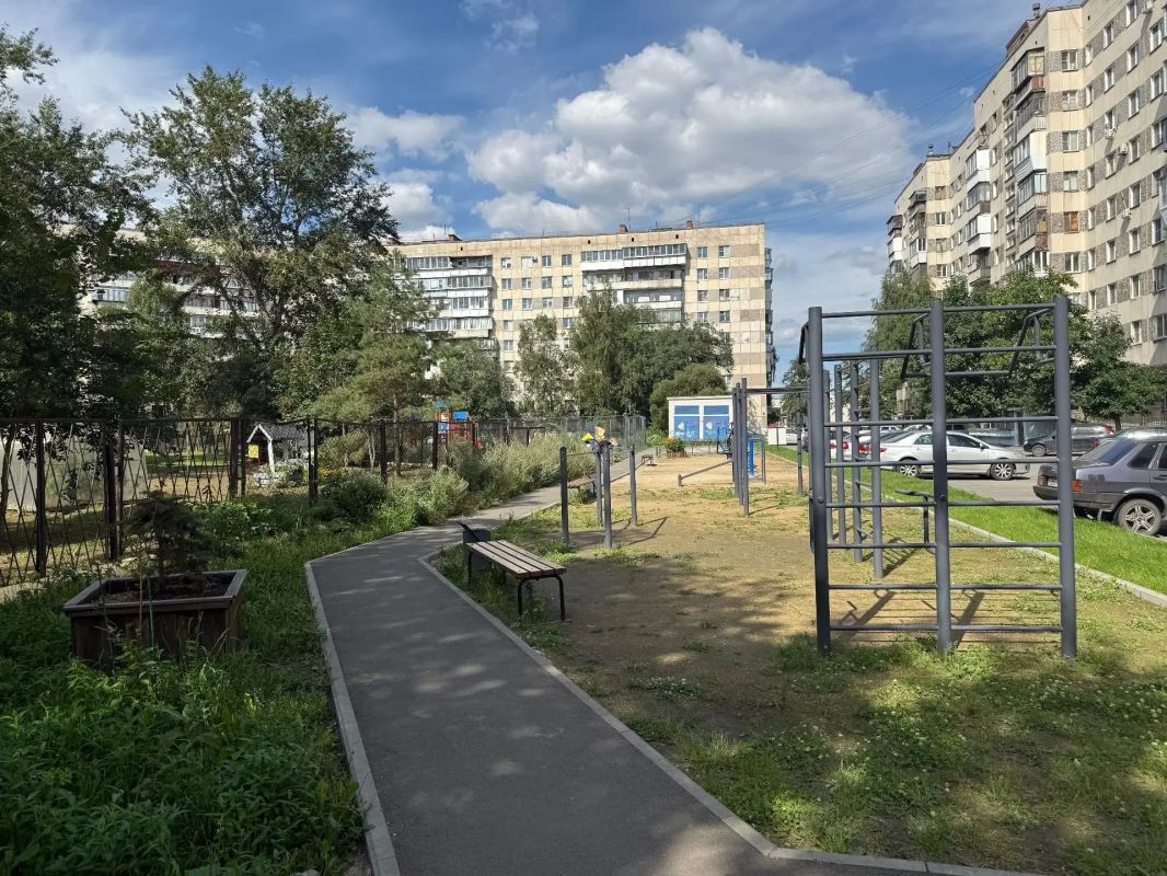 Сюда спешат после работы, выходят на вечерние прогулки и не торопятся подниматься домой: в Челябинске подвели итоги конкурса «Лучший двор многоквартирного жилого дома» Сюда спешат после работы, выходят на вечерние прогулки и не торопятся подниматься домой: в Челябинске подвели итоги конкурса «Лучший двор многоквартирного жилого дома»