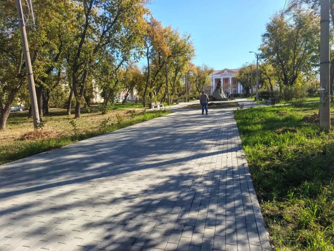 В Копейске завершаются работы по благоустройству скверов и пешеходных зон В Копейске завершаются работы по благоустройству скверов и пешеходных зон