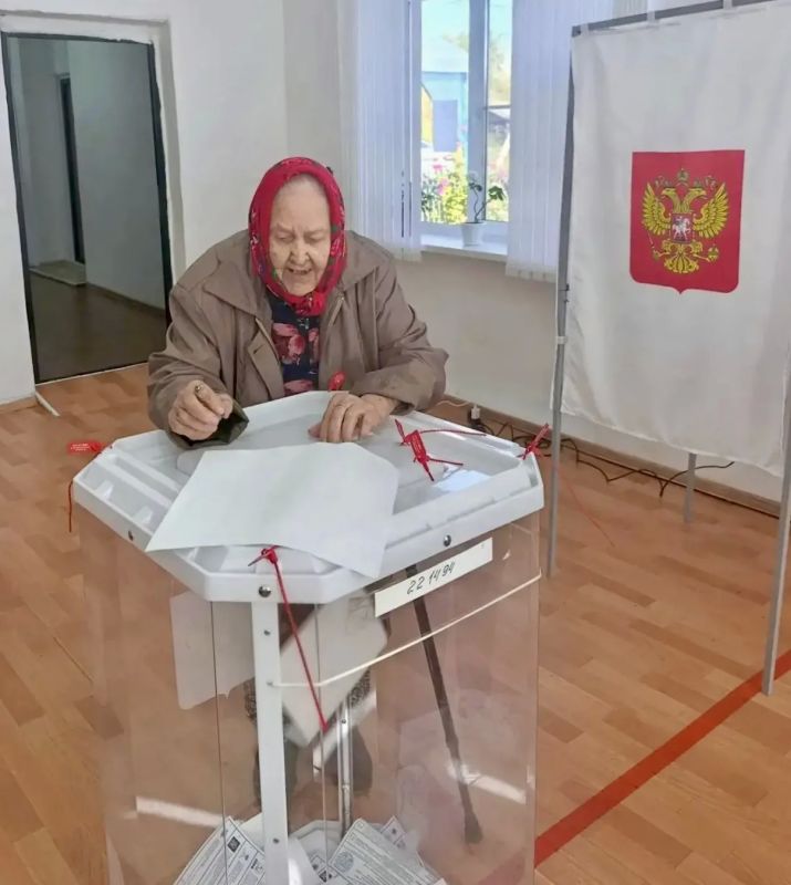 ПОЗДРАВЛЯЕМ С ДНЕМ ПОЖИЛЫХ ЛЮДЕЙ! ПОЗДРАВЛЯЕМ С ДНЕМ ПОЖИЛЫХ ЛЮДЕЙ!