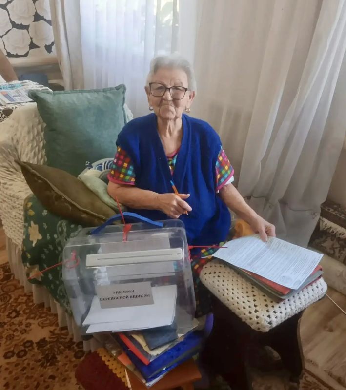 ПОЗДРАВЛЯЕМ С ДНЕМ ПОЖИЛЫХ ЛЮДЕЙ! ПОЗДРАВЛЯЕМ С ДНЕМ ПОЖИЛЫХ ЛЮДЕЙ!