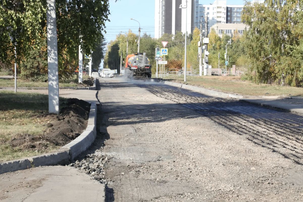 В городе продолжаются работы по обновлению улично-дорожной сети В городе продолжаются работы по обновлению улично-дорожной сети