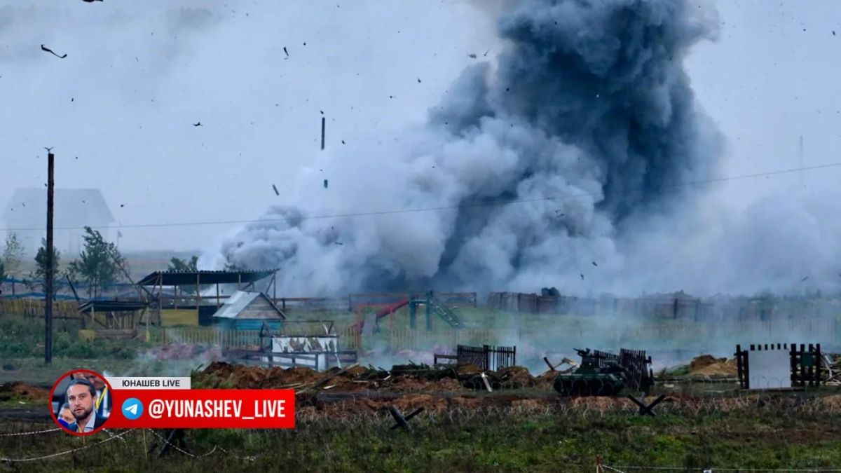 Александр Юнашев: Владимир Путин посетил военные учения в рамках ОДКБ, проходившие в Челябинской области Александр Юнашев: Владимир Путин посетил военные учения в рамках ОДКБ, проходившие в Челябинской области