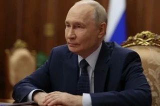 Путин наградил врачей больницы № 1 за спасение людей при взрыве на заводе в Копейске