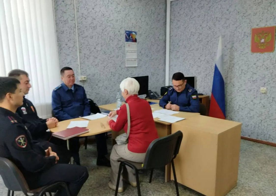 Заместитель прокурора Челябинской области провёл выездной приём граждан в Пласте Заместитель прокурора Челябинской области провёл выездной приём граждан в Пласте