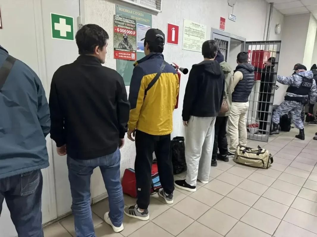 Из Челябинской области выслали ещё 19 иностранцев-нарушителей