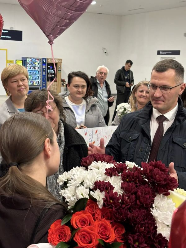 В Челябинске торжественно встретили абсолютного победителя конкурса «Сердце отдаю детям» В Челябинске торжественно встретили абсолютного победителя конкурса «Сердце отдаю детям»