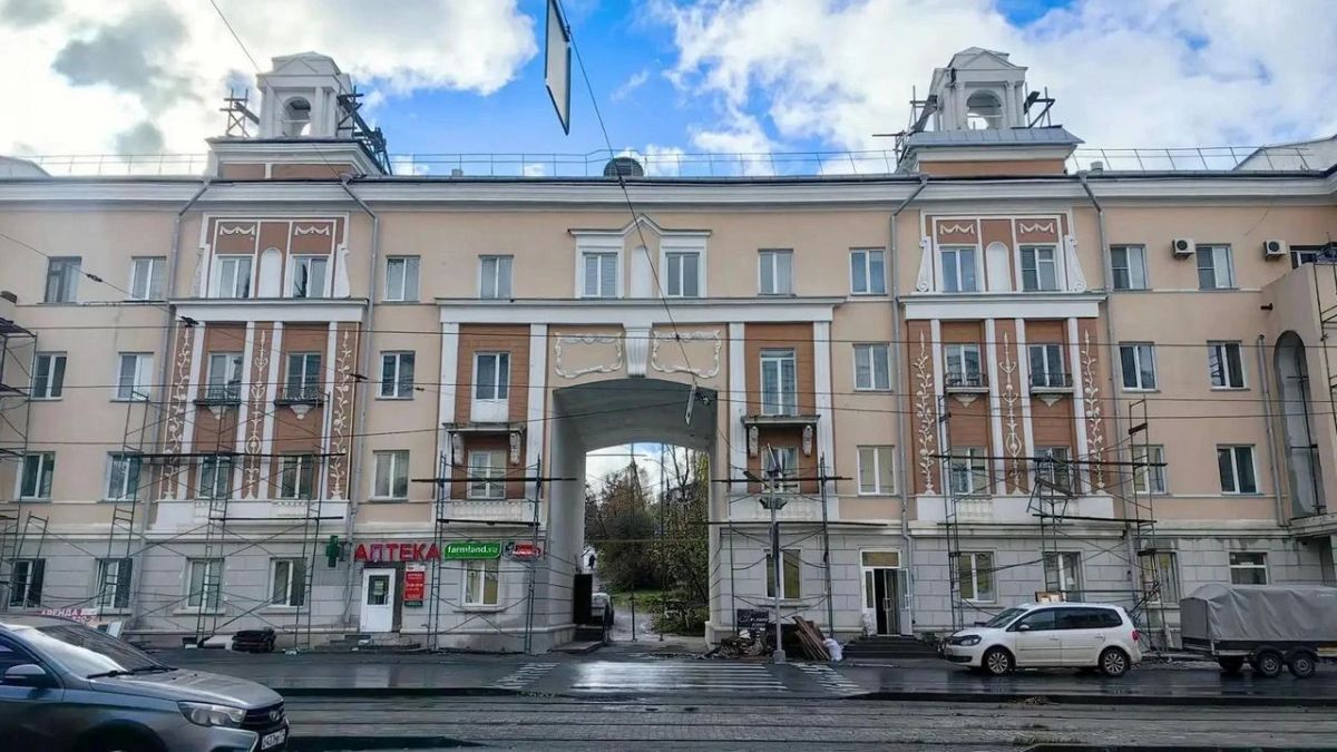 Дома-памятники ремонтируют в исторической части Златоуста Дома-памятники ремонтируют в исторической части Златоуста