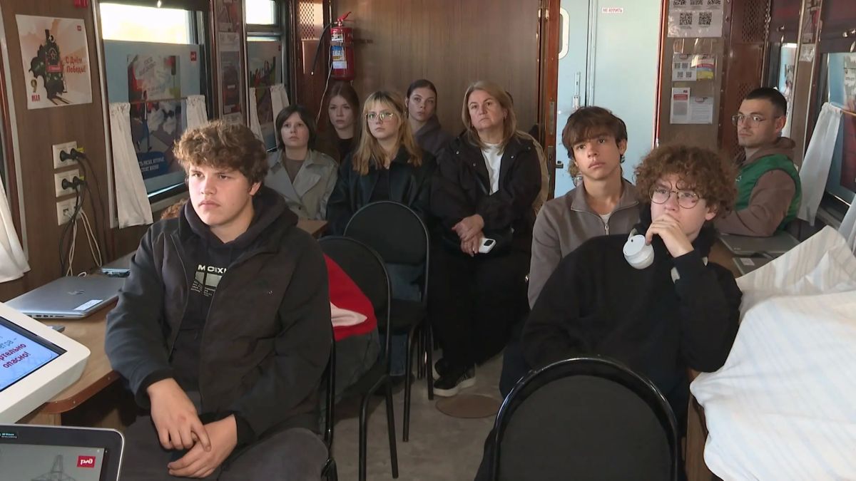 "Поезд знаний" продолжает свой маршрут по Южно-Уральской железной дороге "Поезд знаний" продолжает свой маршрут по Южно-Уральской железной дороге