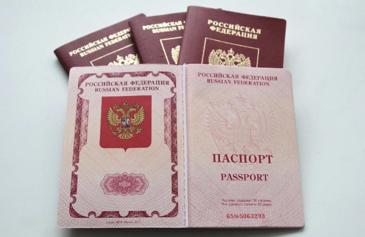 От плохой фотографии до ошибки в анкете: полиция назвала причины отказа в приеме документов на загранпаспорт