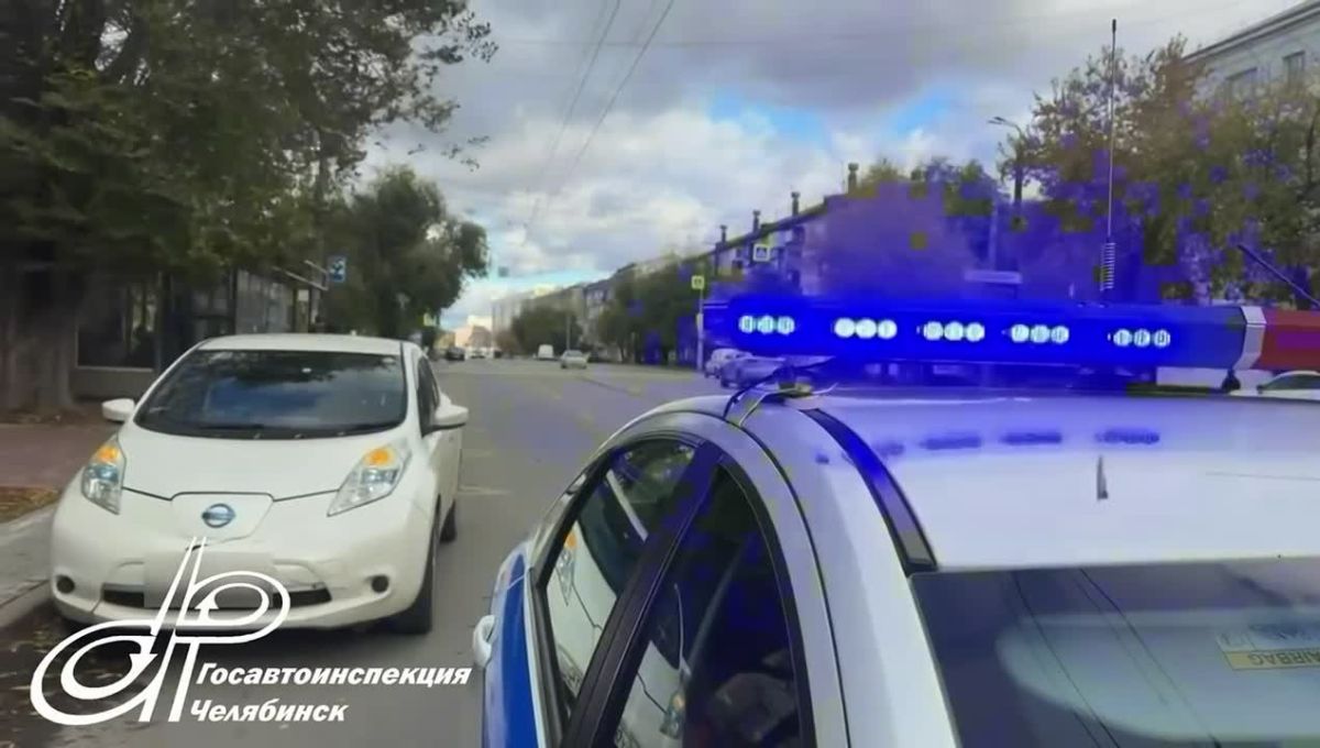 В Челябинске сотрудники Госавтоинспекции привлекли водителей к ответственности за парковку на остановках