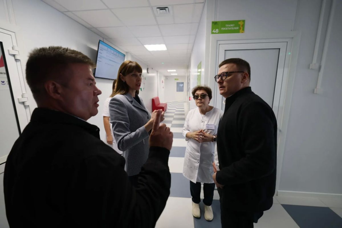 Губернатор Алексей Текслер заехал с инспекцией в медицинские учреждения Сатки Губернатор Алексей Текслер заехал с инспекцией в медицинские учреждения Сатки