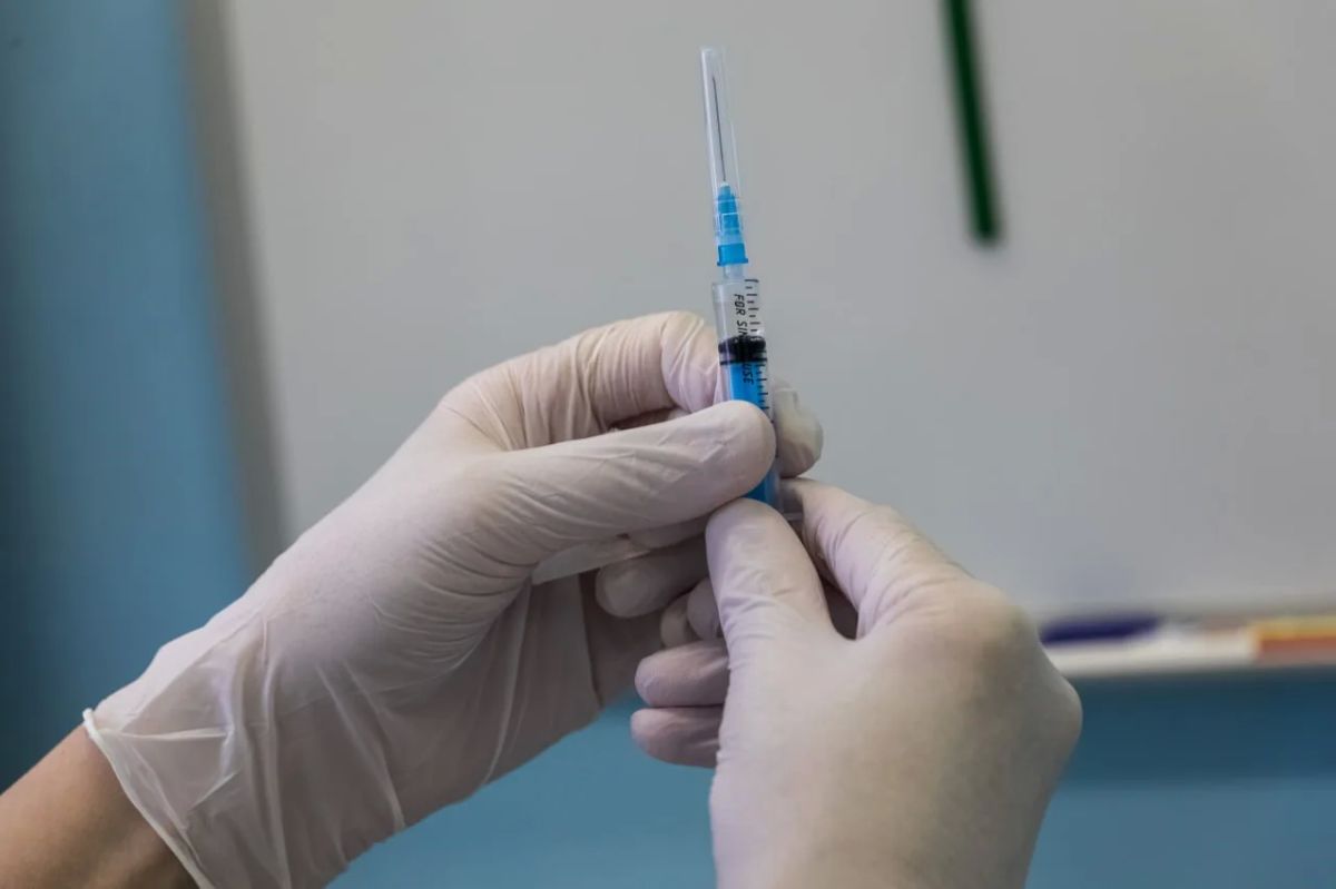 Алексей Текслер поручил уделить особое внимание вакцинации
