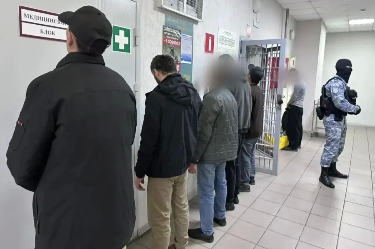 Из Челябинской области за день выдворили 21 иностранца