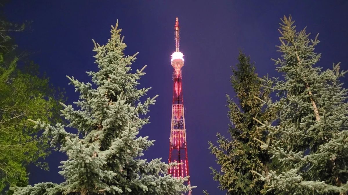 В День отца на телебашне Челябинска включат праздничную иллюминацию