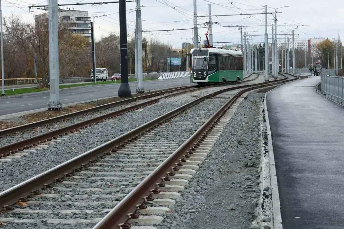 В Челябинске досрочно открыли движение по мосту на улице Черкасской В Челябинске досрочно открыли движение по мосту на улице Черкасской