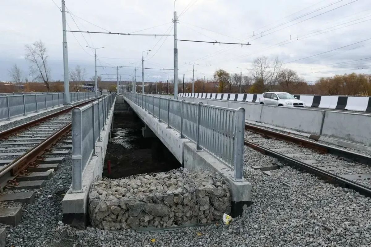 Мост на Черкасской в Челябинске открыли на девять месяцев раньше срока Мост на Черкасской в Челябинске открыли на девять месяцев раньше срока