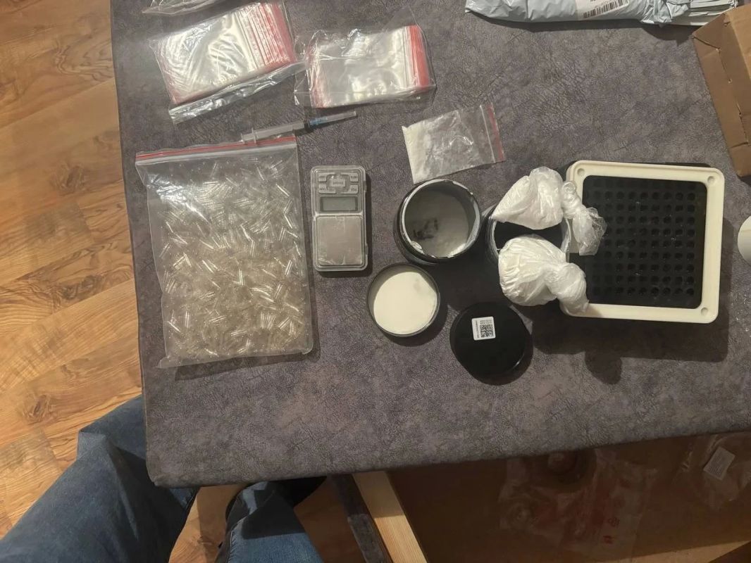В Челябинске полицейскими задержан подозреваемый в распространении сильнодействующих веществ В Челябинске полицейскими задержан подозреваемый в распространении сильнодействующих веществ
