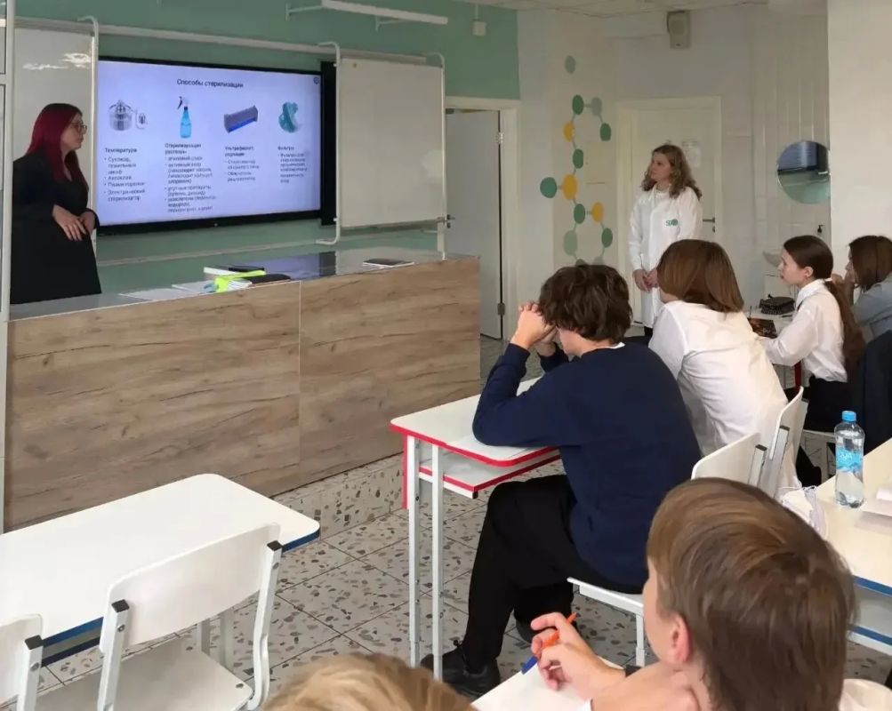 В челябинском лицее №11 был дан старт образовательному проекту «Код жизни» В челябинском лицее №11 был дан старт образовательному проекту «Код жизни»