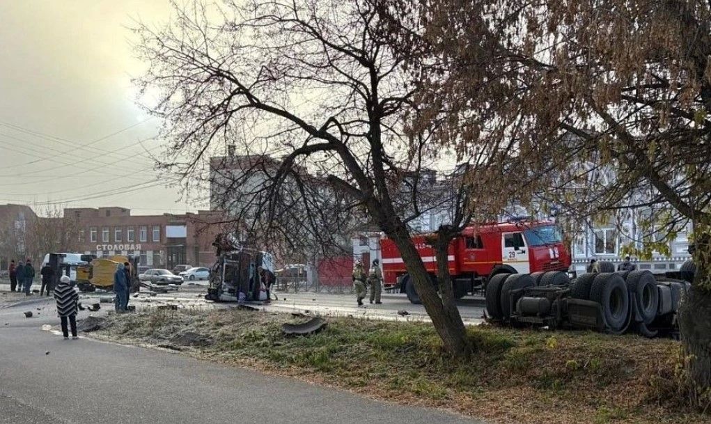 В Миассе пьяный водитель грузовика протаранил трактор