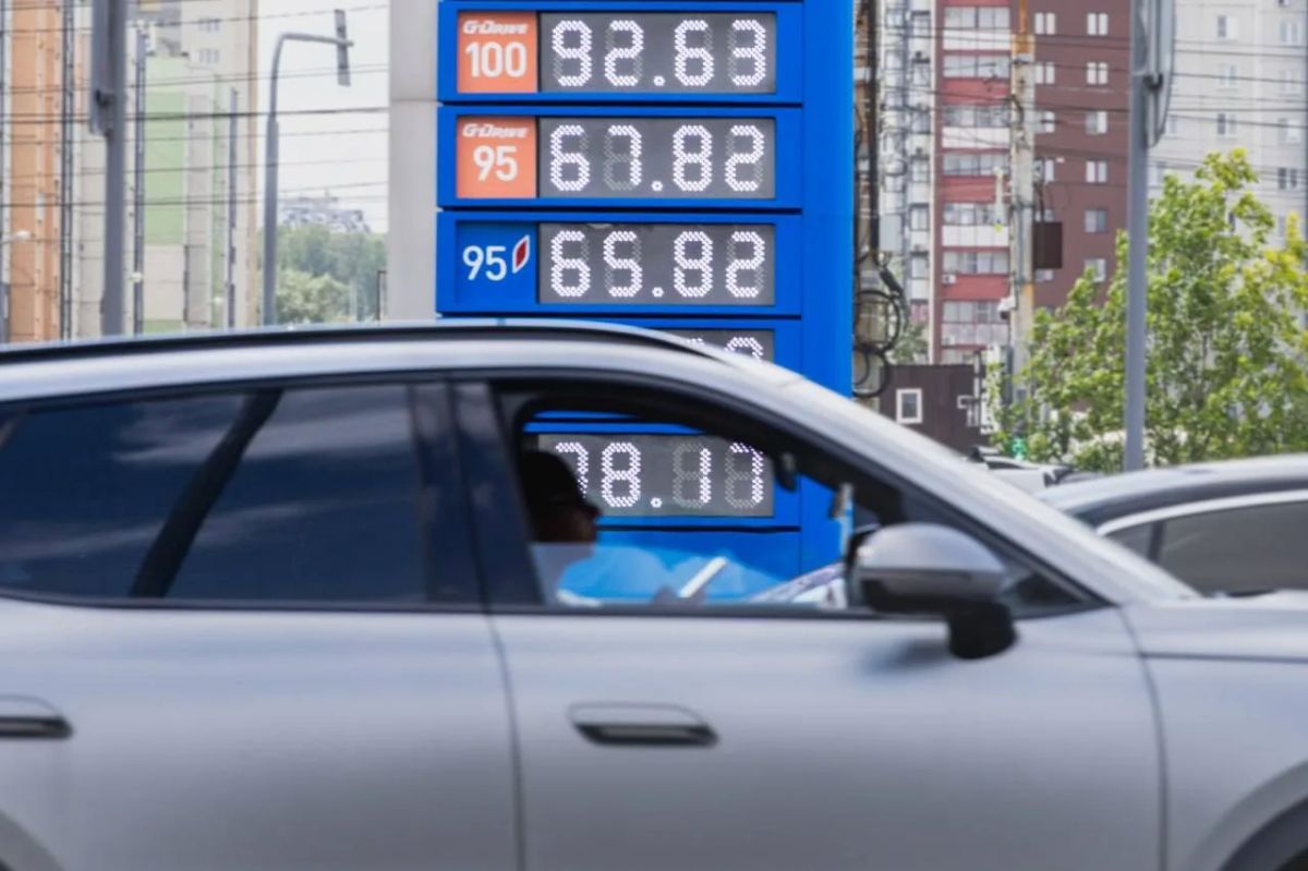 Бензин в Челябинской области дешевле, чем в среднем по России