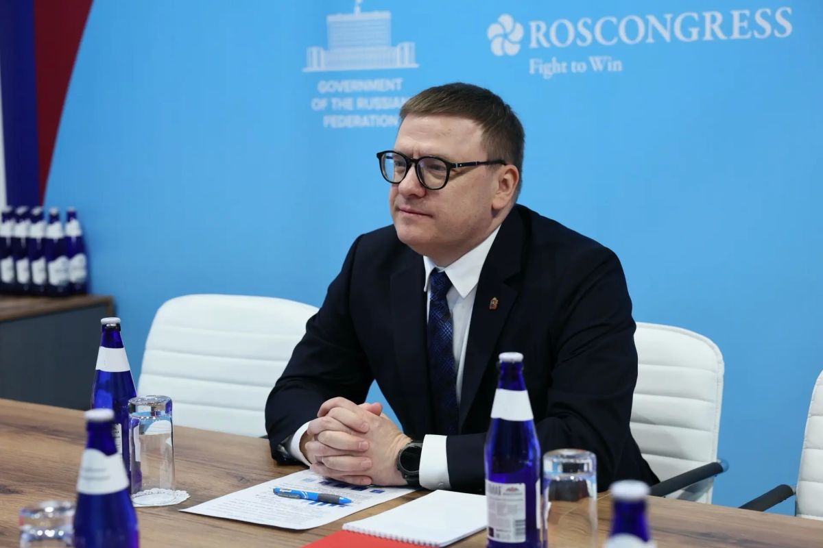 Алексей Текслер и президент КХЛ Алексей Морозов обсудили развитие хоккея в Челябинской области Алексей Текслер и президент КХЛ Алексей Морозов обсудили развитие хоккея в Челябинской области