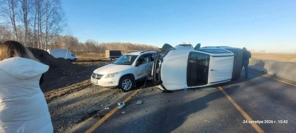 Появились снимки с места аварии, остановившей движение на трасса А-310 в Челябинской области Появились снимки с места аварии, остановившей движение на трасса А-310 в Челябинской области
