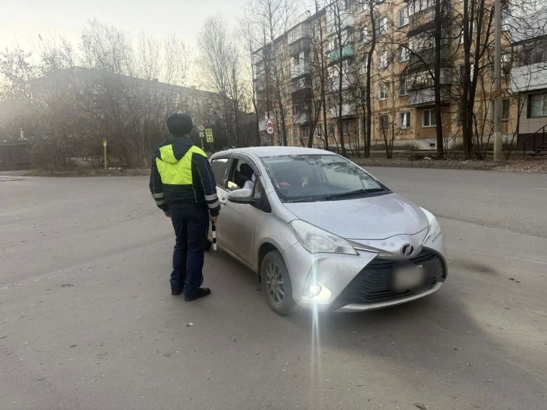 В Златоусте госавтоинспекторы пресекли грубые нарушения ПДД и факты небезопасной перевозки детей В Златоусте госавтоинспекторы пресекли грубые нарушения ПДД и факты небезопасной перевозки детей
