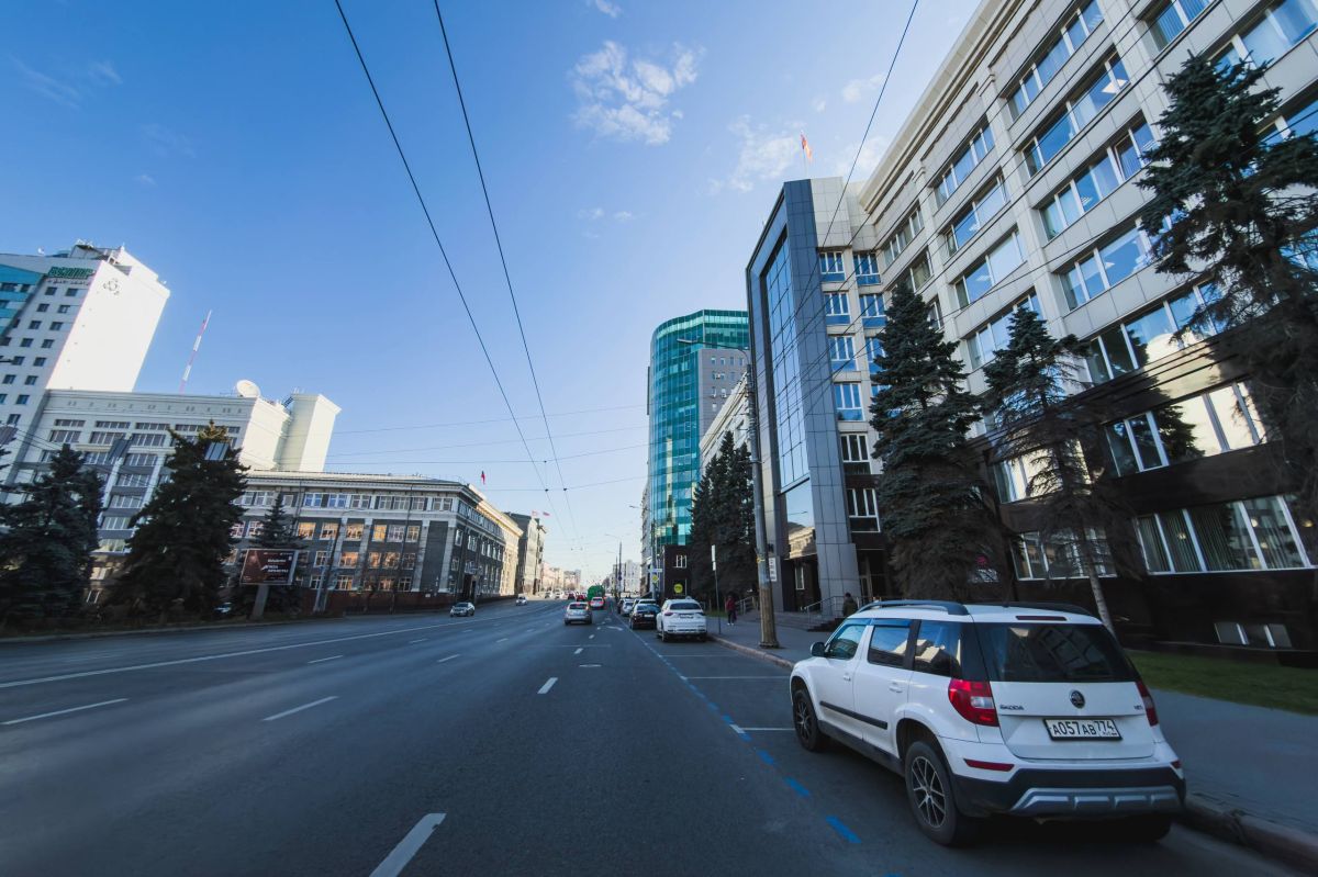 Места есть? Полно! В Челябинске заработали платные парковки для автомобилей Места есть? Полно! В Челябинске заработали платные парковки для автомобилей