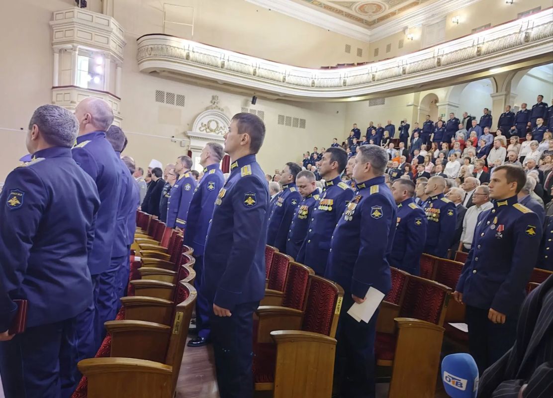 Единственное в стране: штурманскому училищу Южного Урала - 90 лет Единственное в стране: штурманскому училищу Южного Урала - 90 лет