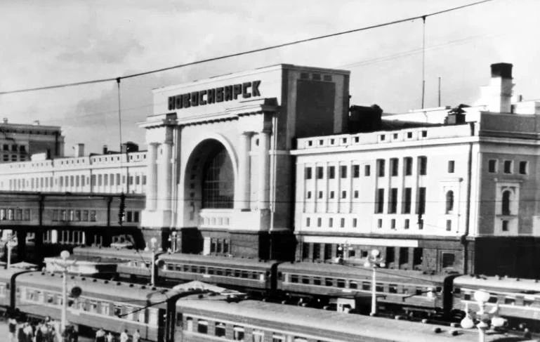 Сегодня Западно-Сибирской железной дороге исполняется 130 лет — 28 октября 1896 года она была официально введена в эксплуатацию Сегодня Западно-Сибирской железной дороге исполняется 130 лет — 28 октября 1896 года она была официально введена в эксплуатацию