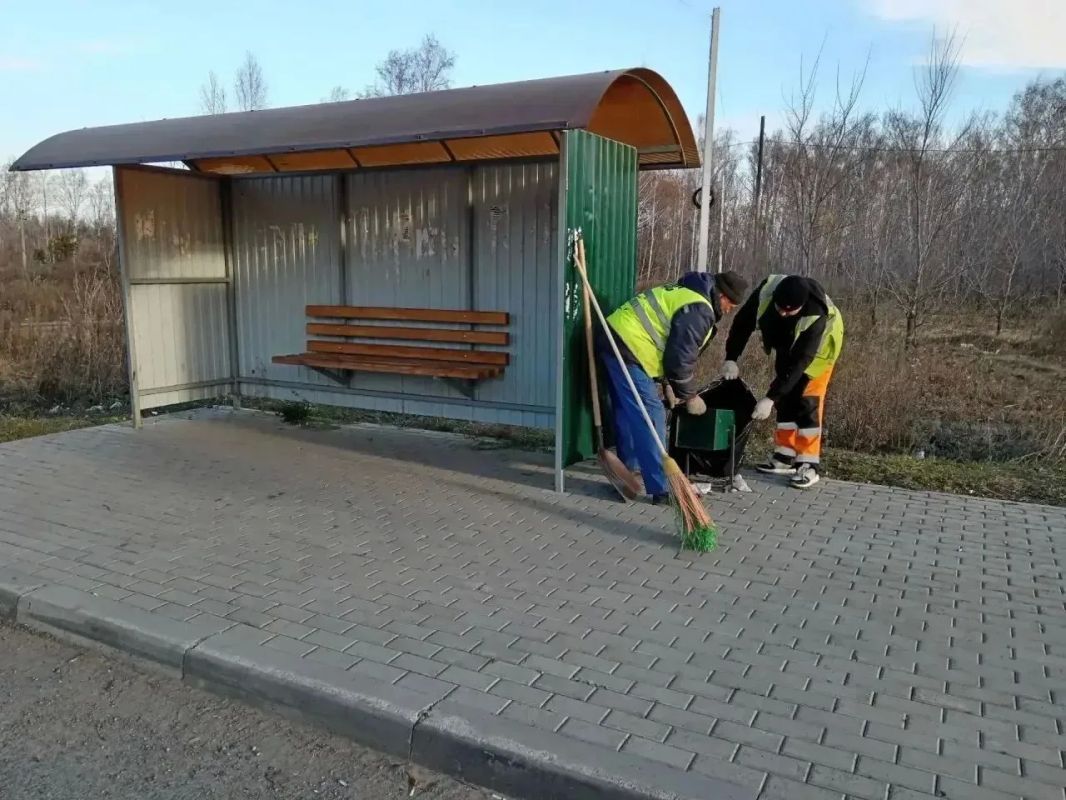 В Копейске продолжаются ежемесячные субботники В Копейске продолжаются ежемесячные субботники