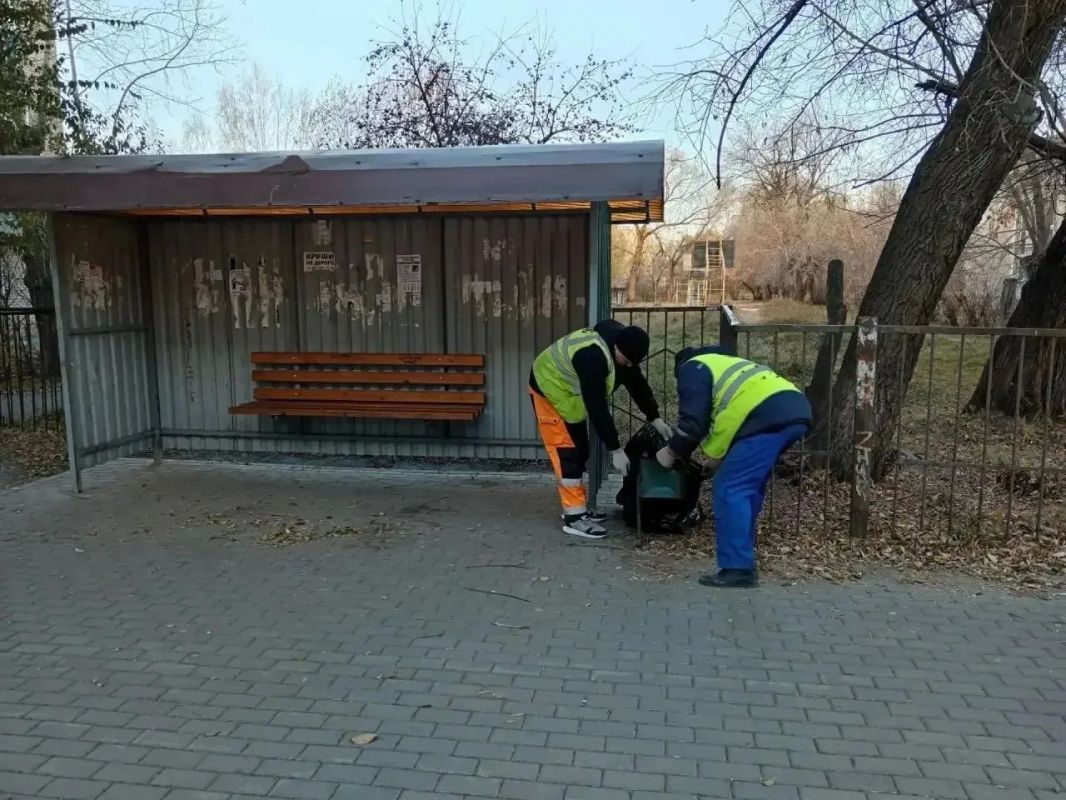 В Копейске продолжаются ежемесячные субботники В Копейске продолжаются ежемесячные субботники