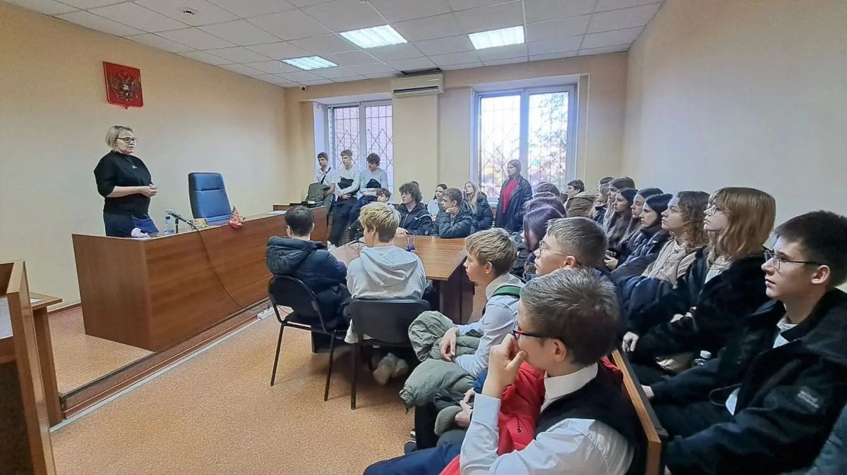 От теории к практике: учащиеся класса Правосудия посетили Курчатовский районный суд Челябинска От теории к практике: учащиеся класса Правосудия посетили Курчатовский районный суд Челябинска