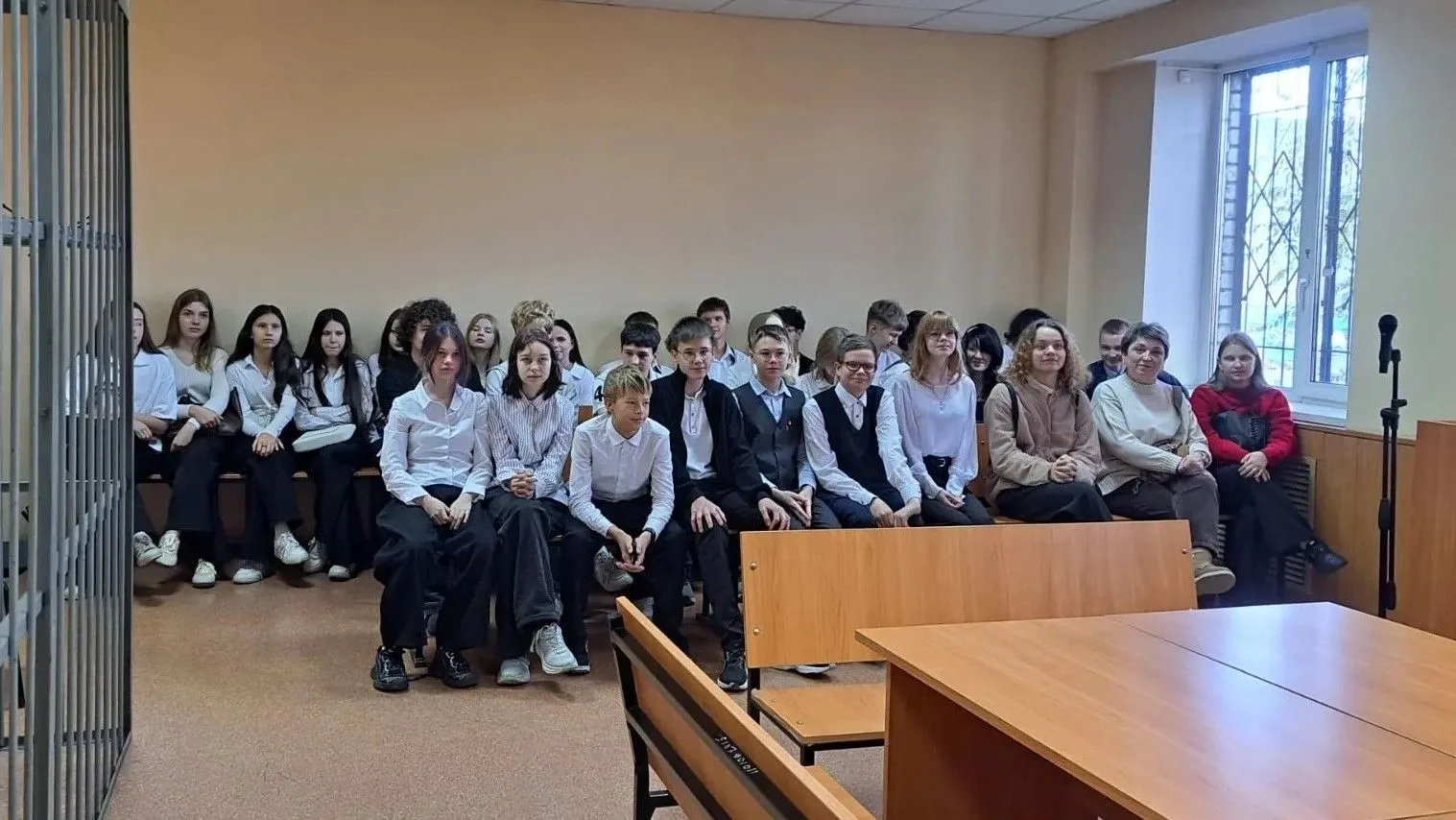 От теории к практике: учащиеся класса Правосудия посетили Курчатовский районный суд Челябинска
