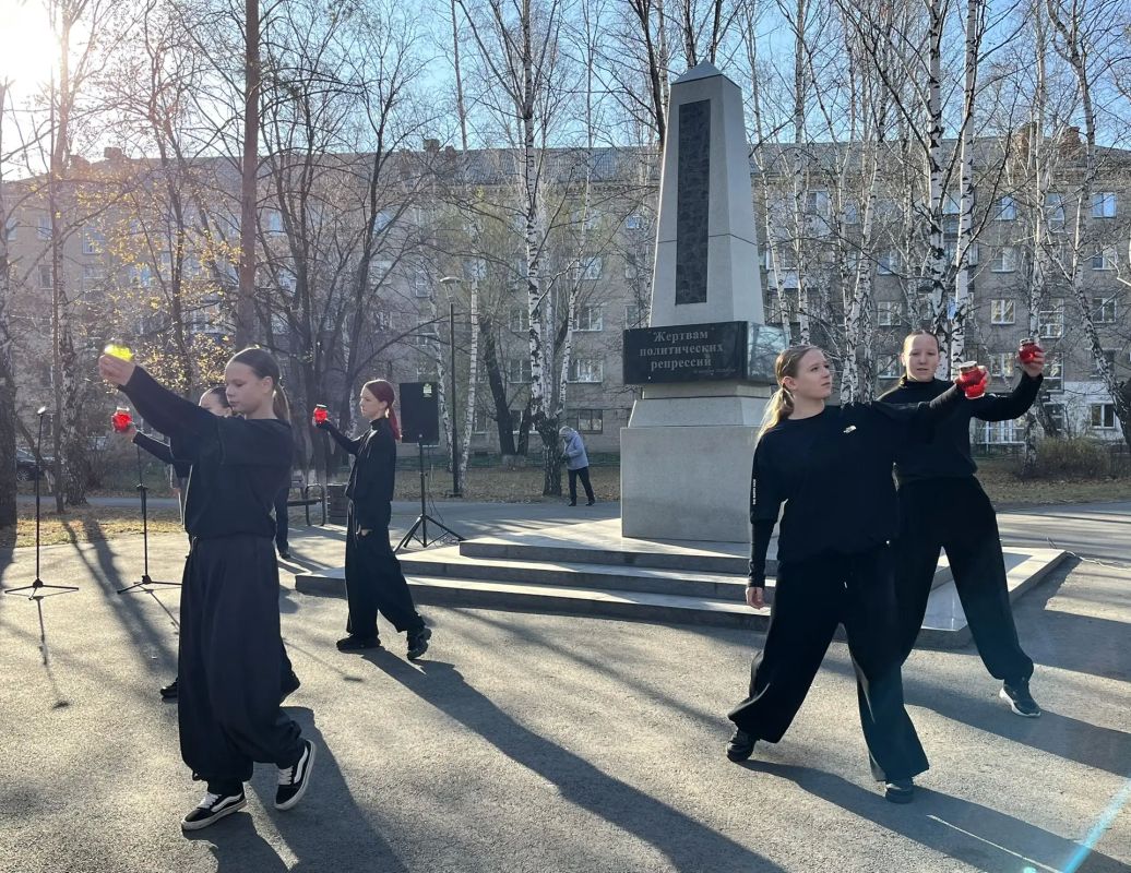 В Копейске почтили память жертв политических репрессий В Копейске почтили память жертв политических репрессий