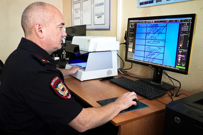 Как распознать подделку и почему почерковедческая экспертиза считается одной из самых сложных в криминалистике, рассказал в новом выпуске авторской программы главного редактора «Полит74» Григория Макеева «Взять в квадрат»...