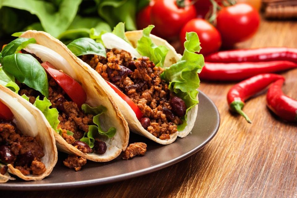 Приготовьте такос с фаршем и фасолью: простой и вкусный рецепт