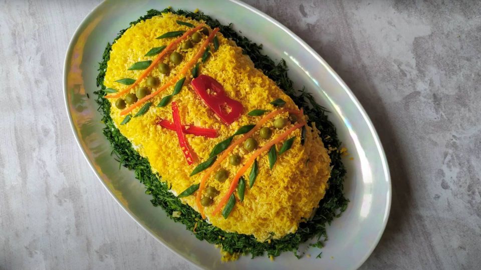 Нарядный салат «Пасхальное яйцо» станет украшением стола: гости сметут вкуснятину вмиг