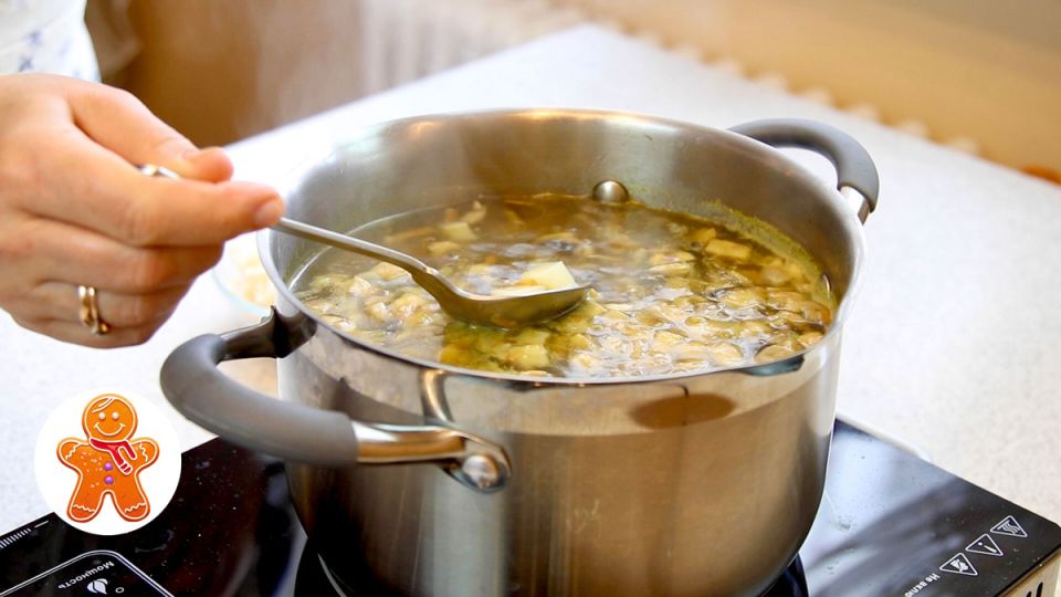 Сытный мясной суп за полчаса: быстрый и вкусный рецепт